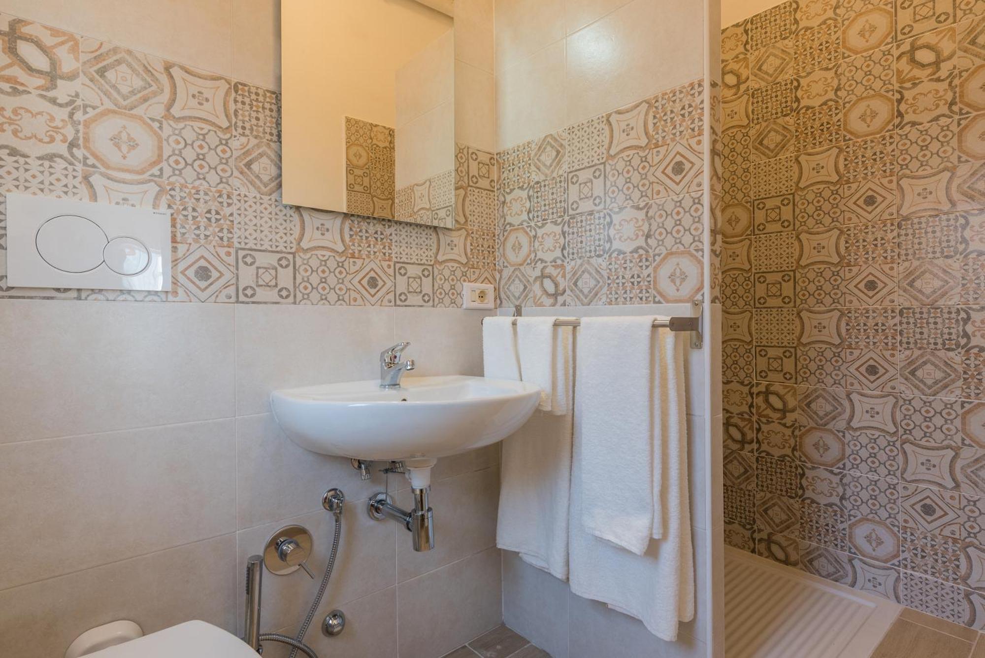 Travelershome Ciampino&Morena Guesthouse Рим Экстерьер фото