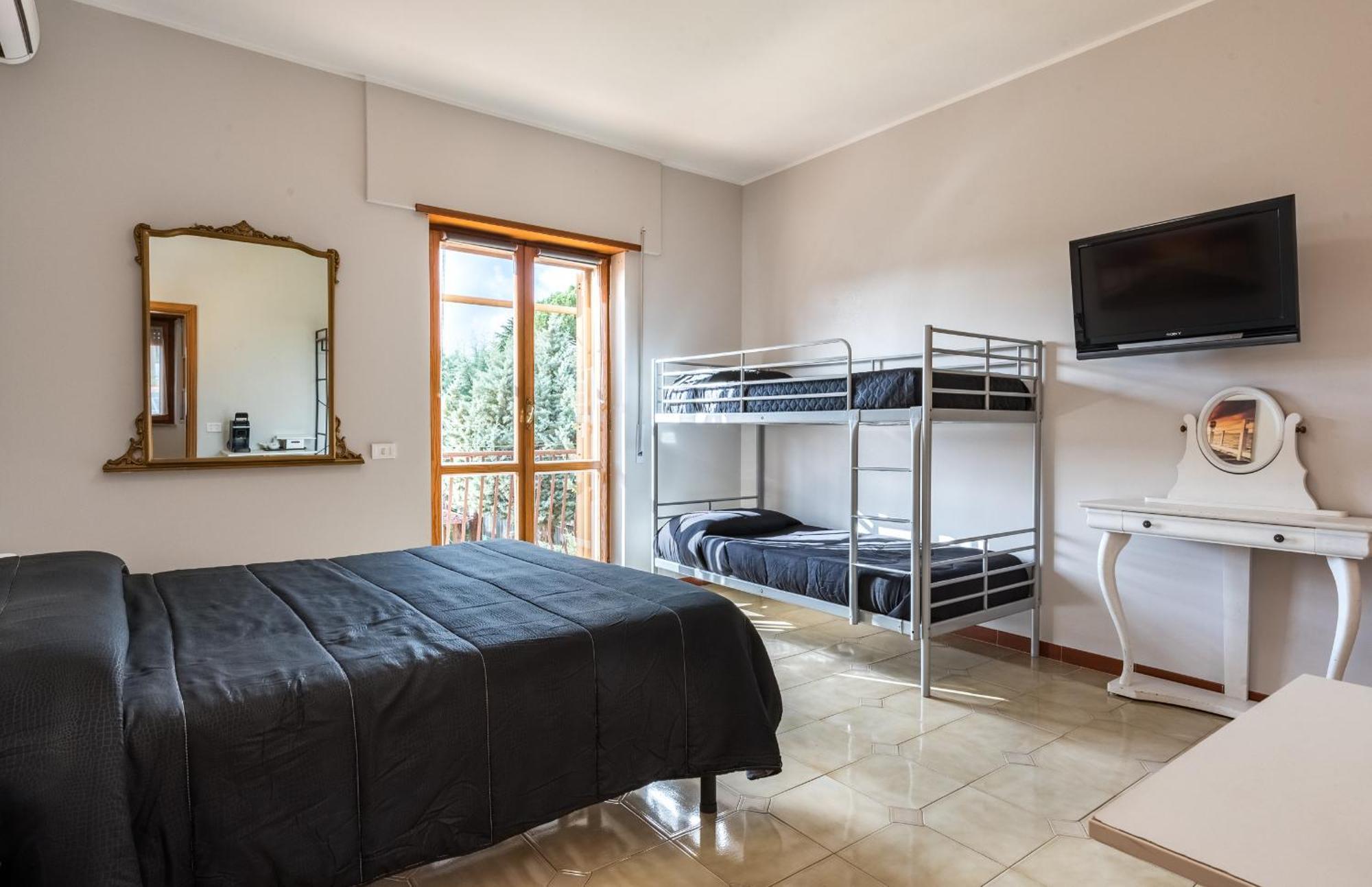 Travelershome Ciampino&Morena Guesthouse Рим Экстерьер фото
